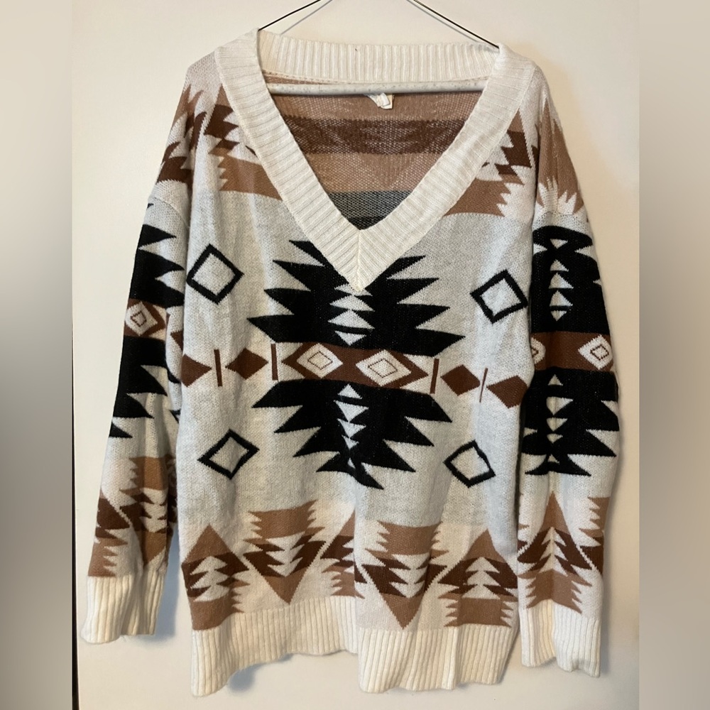 BiBi V-Neck Sweater with Tribal Design
